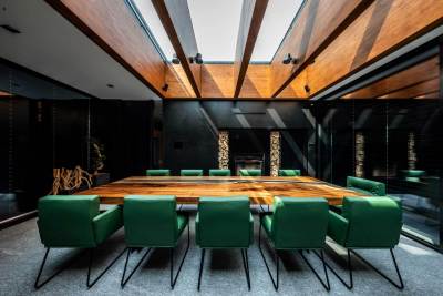 BRNO - ZASADACÍ STÔL