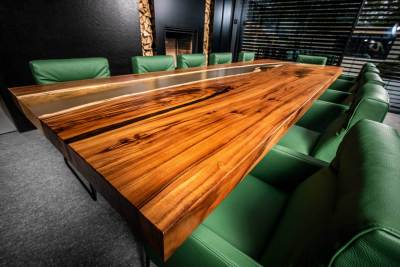 BRNO - ZASADACÍ STÔL