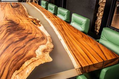 BRNO - ZASADACÍ STÔL