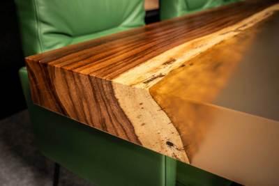 BRNO - ZASADACÍ STÔL