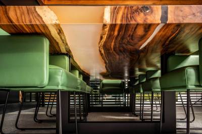 BRNO - ZASADACÍ STÔL