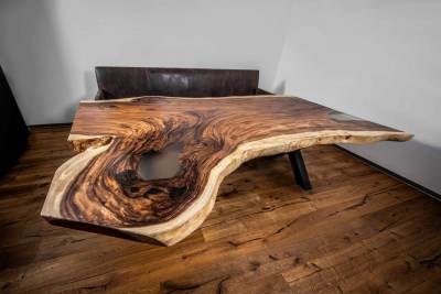 HLOHOVEC - KONFERENČNÝ STÔL