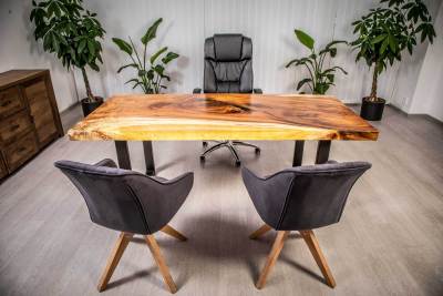 PIEŠŤANY - PRACOVNÝ STÔL