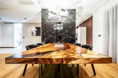 RUSOVCE - JEDÁLENSKÝ STÔL