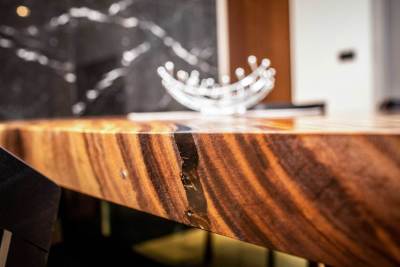 RUSOVCE - JEDÁLENSKÝ STÔL