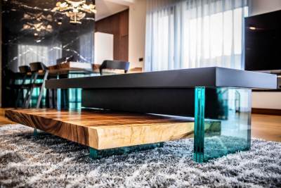 RUSOVCE - KONFERENČNÝ STÔL