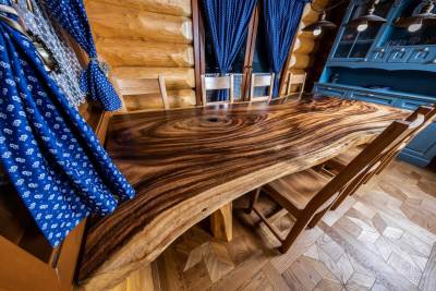 TRENČIANSKE JASTRABIE - JEDÁLENSKÝ STÔL