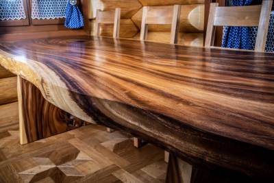 TRENČIANSKE JASTRABIE - JEDÁLENSKÝ STÔL